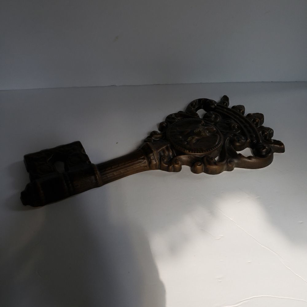 Vintage Wall Decor Skeleton Key - Picture 6 of 9